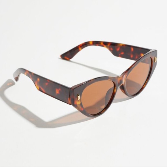 Dynamite Classic Wide Arm Cat-Eye Sunglasses NEW! - Picture 1 of 4